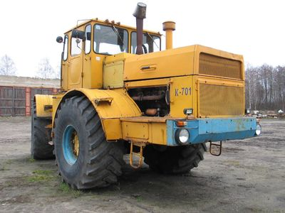Трактор колесный К-701